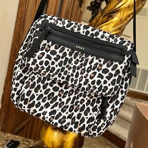 🤍 DKNY FLAP CROSSBODY BAG 🤍